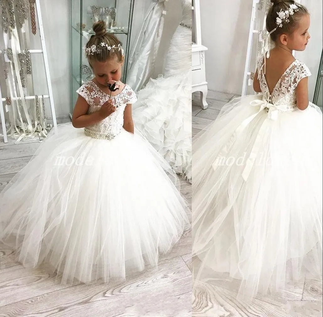 Cheap Lovely White Ivory Flower Girl Dresses For Weddings Lace Crystal Beads Sash Cap Sleeves Girls Pageant Dress Prom Kids Commun343F