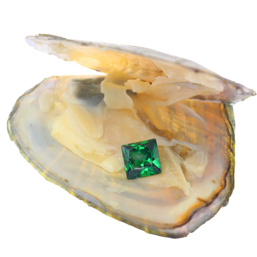 2019 Fashion jewelry accessories 8mm*8mm square green loose cubic zircon in oysters vacuum packaging shipping