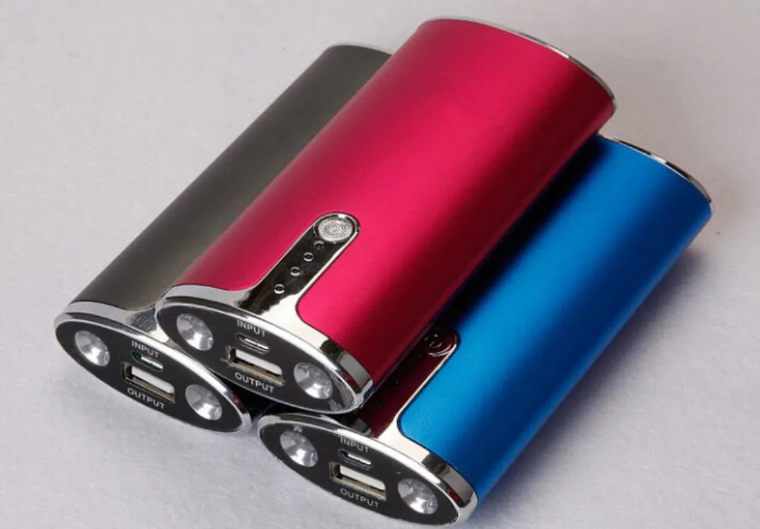 POWER BANK 5600MAH Przenośna mobilna bateria ładowarka Porty USB Ładowarka awaryjna dla całego inteligentnego telefonu