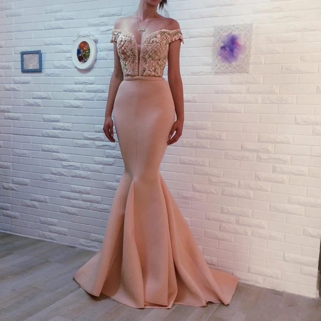 Off the Shoulder Long Mermaid Bridesmaid Dresses Peach Short Sleeves Party Formal Prom Dresses Lace Beaded Country Evening Gowns BA8123