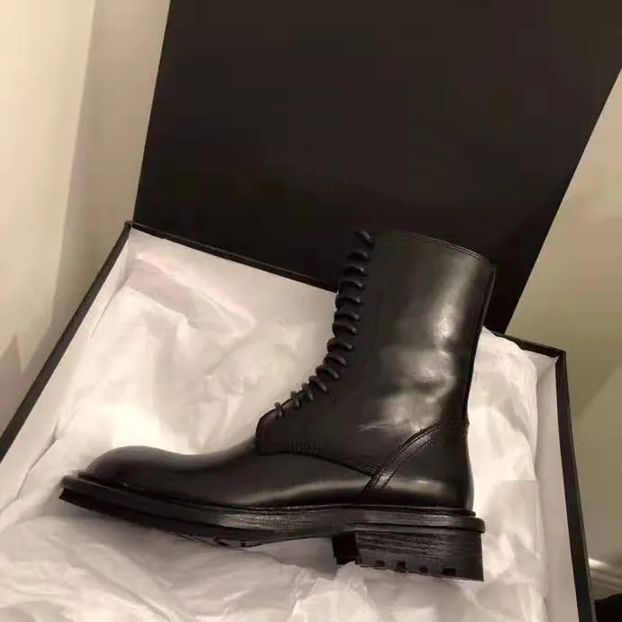 Kadın Siyah Deri İtalya Ann Yeni Sürüm Demeulemeester Combat Boots Dantel-up Moda Ayakkabılar Lüks Üst Kalite Çizme Ayakkabı