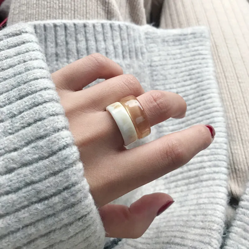 Nieuwe minimalistische vintage brede ivoorring witte schemering acryl ringen voor vrouwen frech romantische sieraden cadeau voor meisje