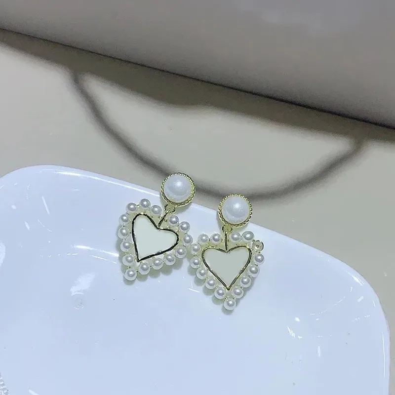Mode klassische Perlenlegierung Silber Nadel Ohrring zurück Ohrstecker beliebte Ohranhänger Accessoires für Frauen Lieblingsgeschenke in europäischen und amerikanischen Ländern