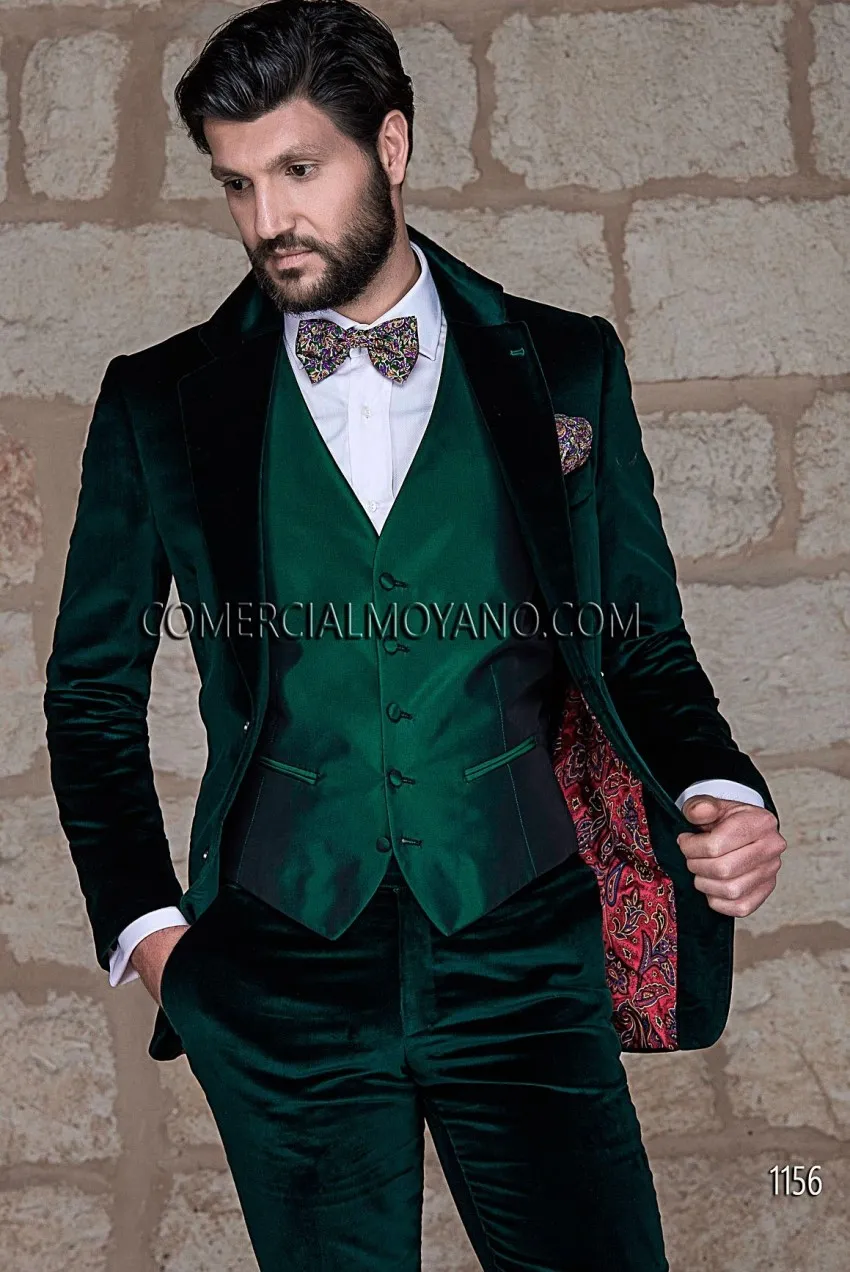 Fashion Green Velvet Groom Tuxedos Autumn Winter Style Groomsmen Men Wedding Dress Man Jacket Blazer Suit(Jacket+Pants+Vest+Tie) 1112