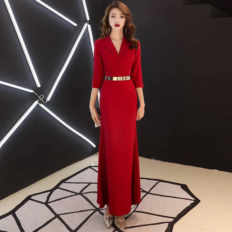 Robes de soirée longues en satin avec ceinture dorée 2019 robes de soirée ivoire rouge bordeaux robe de soirée col en V