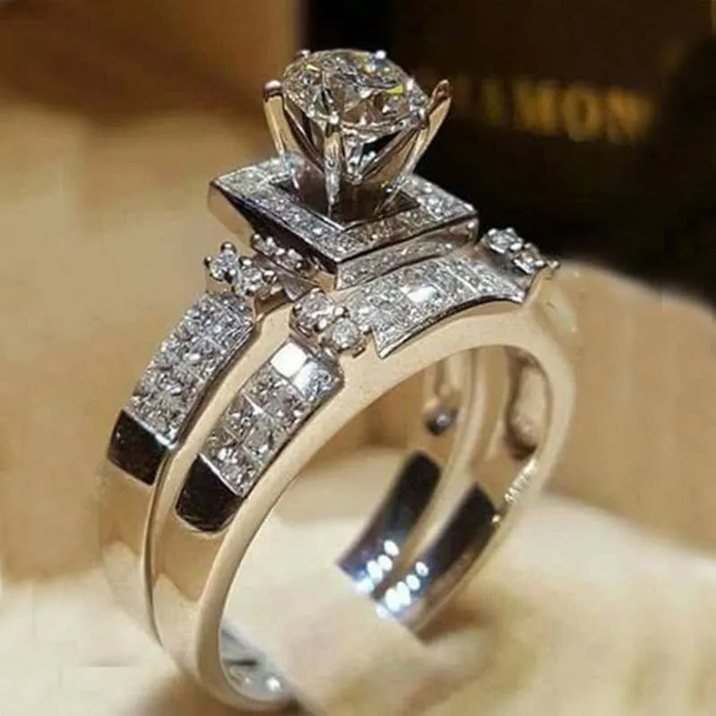Kadın kristal beyaz yuvarlak yüzük seti Promise nişan yüzüğü Vintage gelin düğün kadınlar için irade ve kumlu