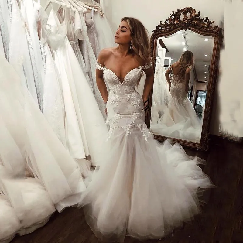 Abiti da sposa a sirena in pizzo personalizzati con spalle scoperte 2024 con applicazioni maniche corte Sweep Train Tulle Abiti da sposa taglie forti