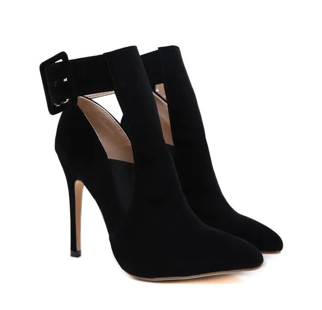 Designer Luxury Heels Office Women Fashion Black Synthetic Suede Pekade tå pumpar med spänne storlek 35 till 40
