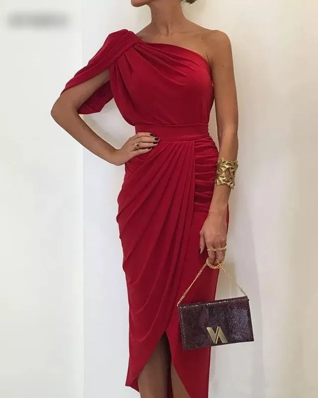 Rotes, schulterfreies, kurzes Etui-Cocktailkleid 2020, gerüschte Rüschen, elegantes, knielanges, formelles Party-Abendkleid