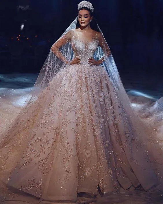 Luksusowe suknie balowe suknie ślubne 3D-kwiatowe aplikacje koronkowa przezroczysta szyja suknia ślubna perły koralik szata de mariee
