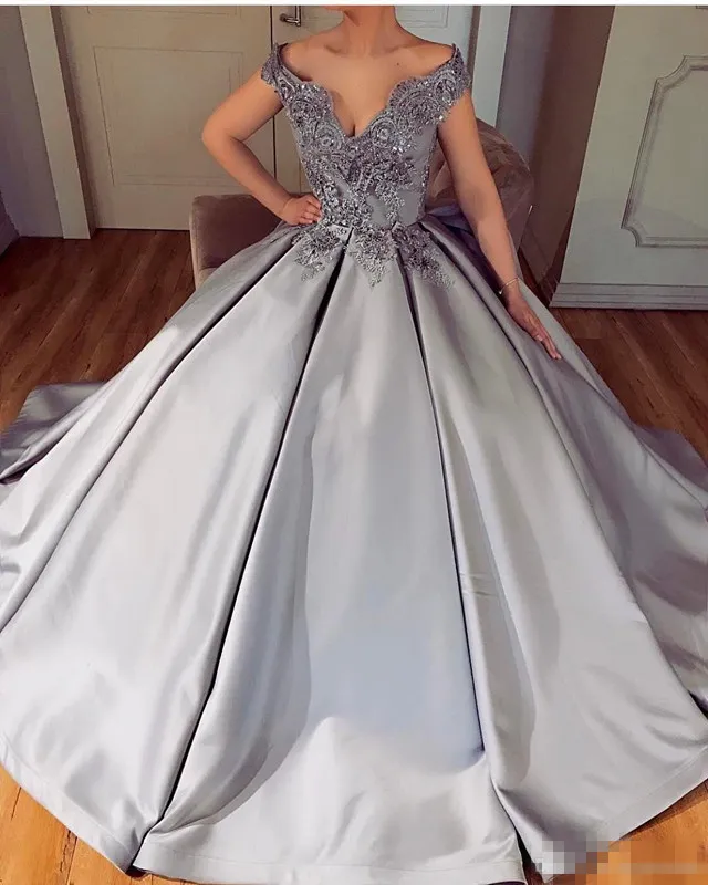 2020 Silver Satin Ball Gown Prom Dresses 3D Floral Applique Sexy Off