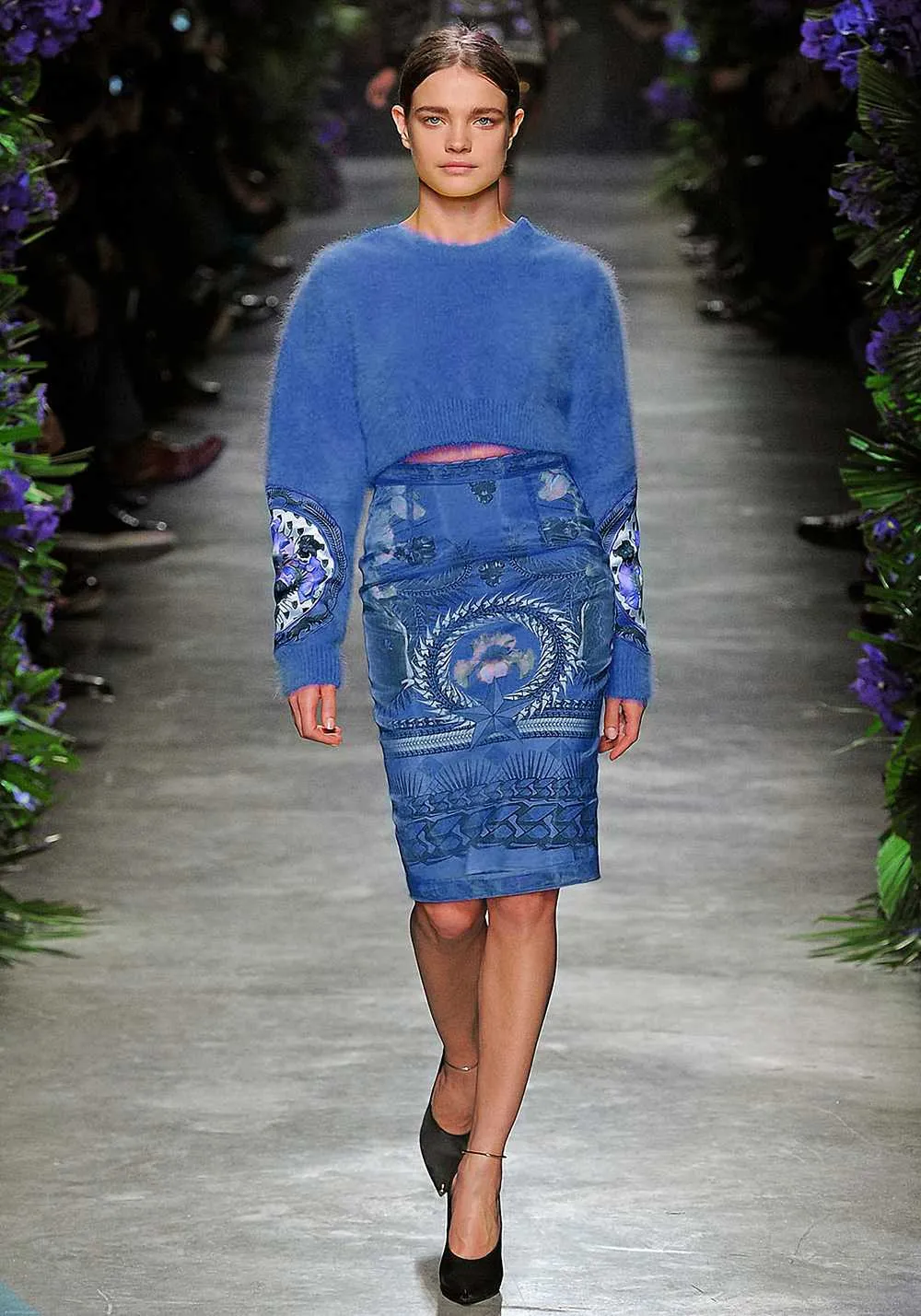 2020セールスプリングイン卸売滑走路の新しいホットヒえエンドクルーネック長袖パネルプリントファッション女性のセーター