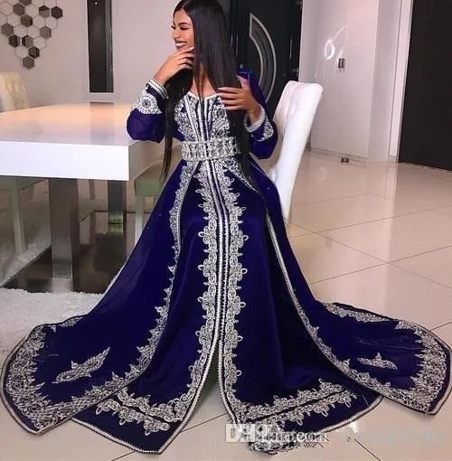 Dubai Arabiska Navy Blue Långärmade Aftonklänningar Kristallpärlor Lace Applique Abaya Caftan Dubai Satin Golvlängd Muslim Prom Klänning