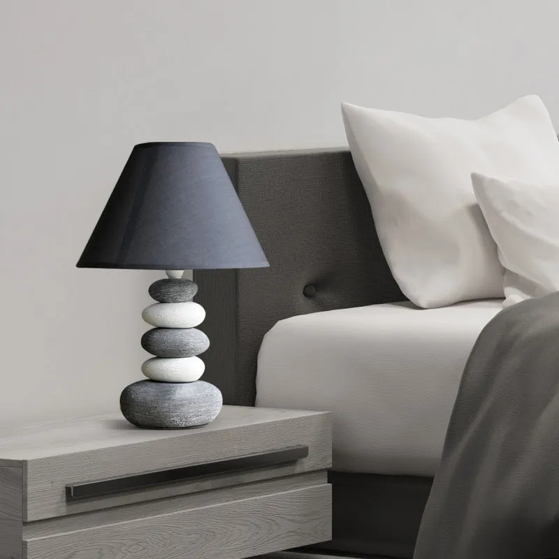 Nordic moderne minimalistische Mode Tischlampe Schlafzimmer Nacht Persönlichkeit Kreativität einfache europäische warme Studie Tischlampe