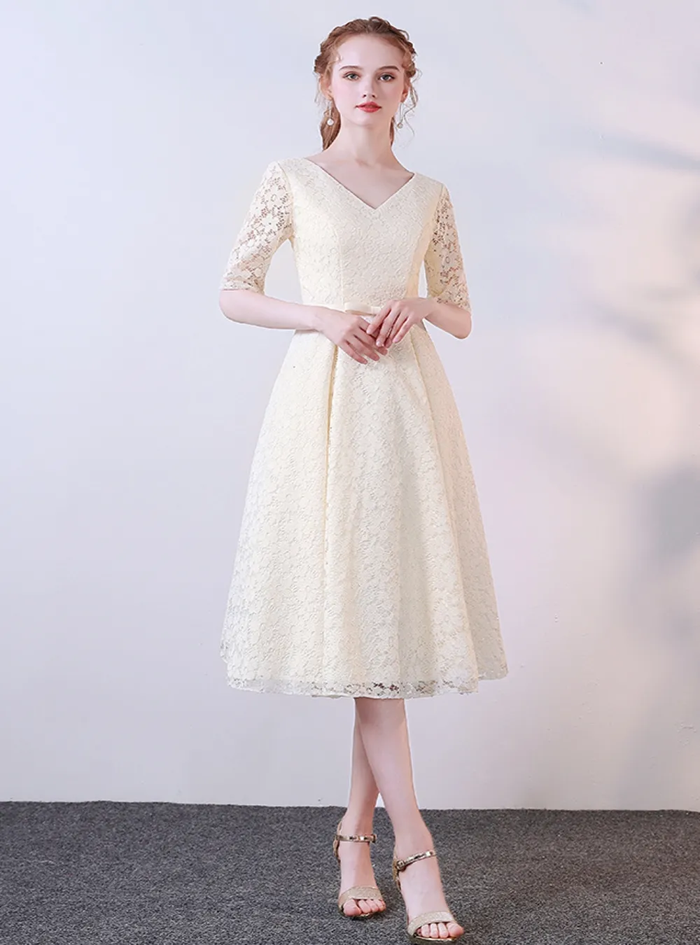Plus Size Beige Mother's Dresses Vintage Tea Length Lace Mother of Bride Dresses V Collar Short Sleeve Bridal Bridesmaid Evening Gowns