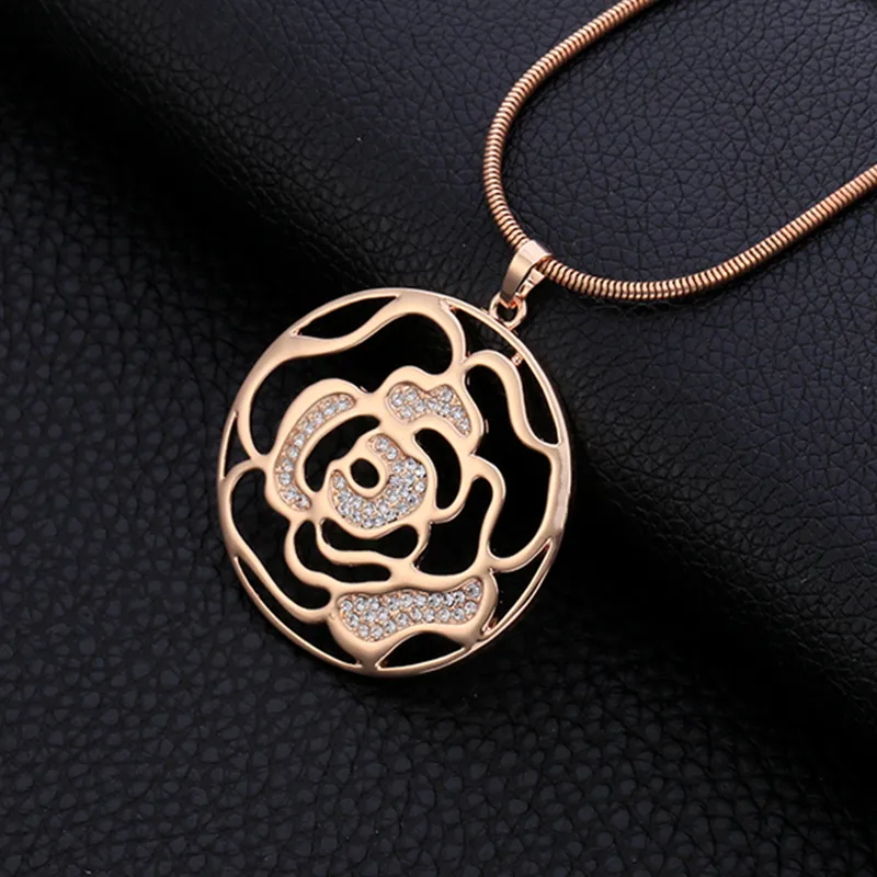 Rose Gold Necklace Women Hollow Flower Long Sweater Chain Statement Necklace Vintage Crystal Jewellery collares de moda New