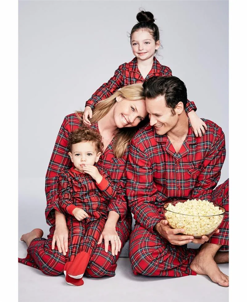 가족 의상 아버지 어머니 어린이 아기 옷 가족 의류 잠옷 일치하는 2019 가족 크리스마스 잠옷 설날 의상 붉은 격자 무늬