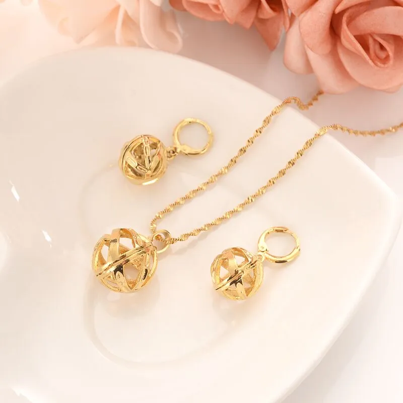 Bellissimi orecchini con collana con pendente rotondo a sfera vuota in oro fine 14 carati GF Trendy Party