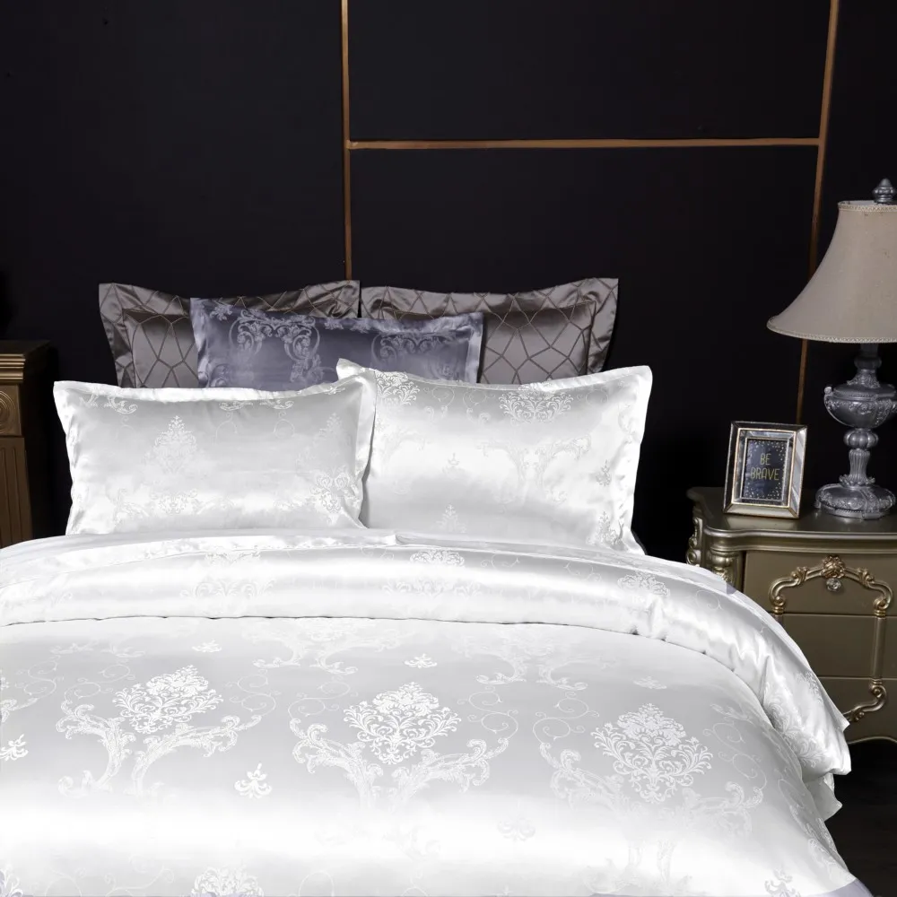 Zenia Luxurious Duvet Cover Set with Quilted Trim and Diamante Detaili – OLIVIA ROCCO