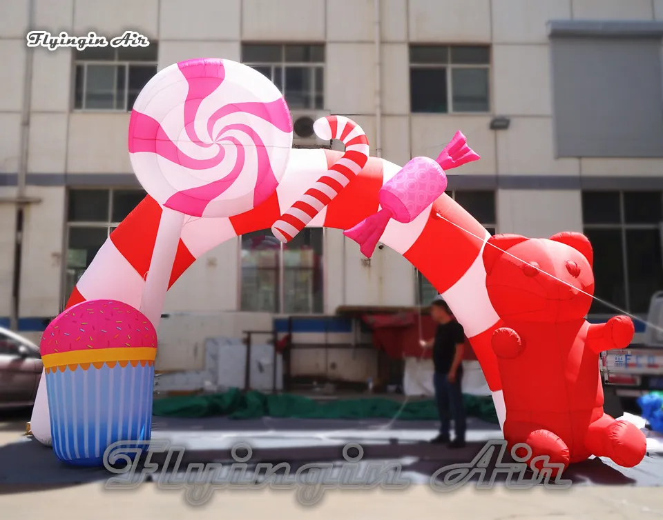 Porta d'ingresso gonfiabile per pubblicità esterna 8m di larghezza su misura arco di caramelle soffiato ad aria con un orso per la decorazione natalizia del negozio