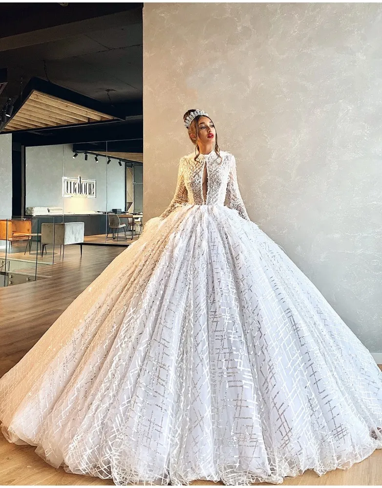 2020 Gorgeous Ball Gown Wedding Dresses Juvel Sequins Feathers Pärlor Appliques Tulle Bride Grows Sweep Train A Line Bröllopsklänningar
