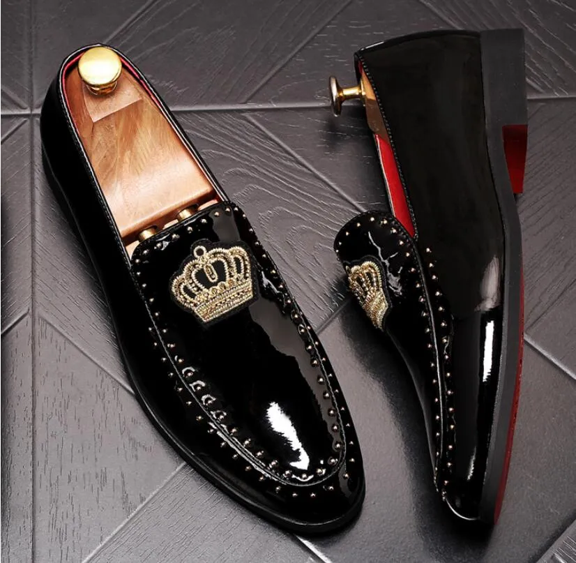 Luxo estilo real masculino bordado à mão padrão de corvo mocassins de designer exóticos moda marca casual vestido de noiva sapatos sapatos de baile de finalistas 38-45