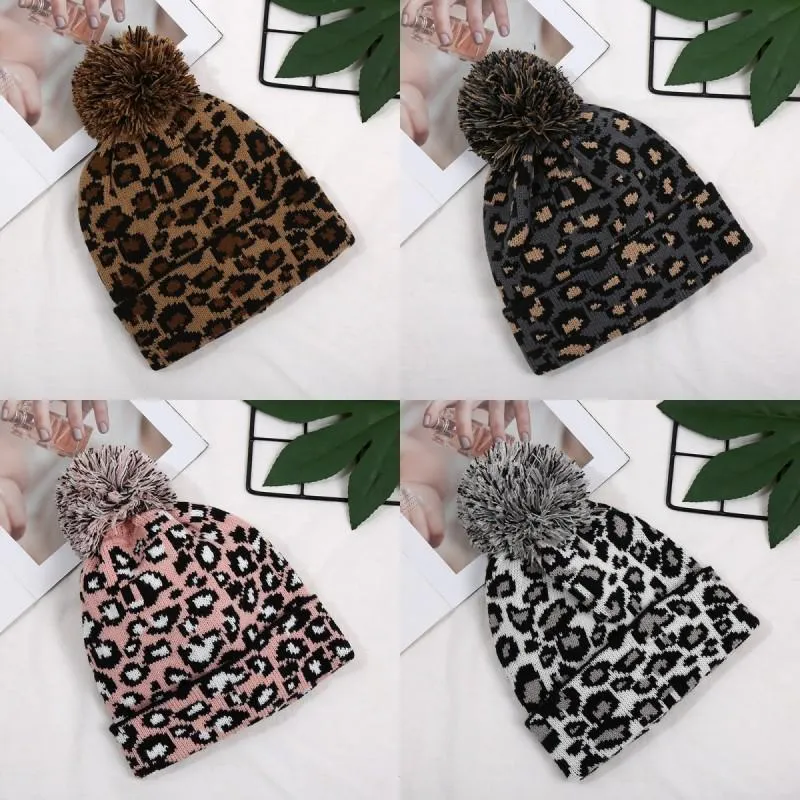 Örme Cap Kadınlar Pom Ears yazdır Leopard Kış Şapka Beanie Çift Katmanlı Yün Topu Caps 4 Styles çevirin Isınma