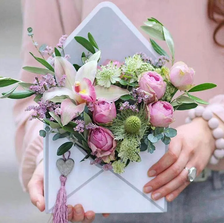Confezione regalo Busta creativa festosa Piega la scatola dei fiori Forniture per fidanzamento di nozze Decorazioni per feste per eventi