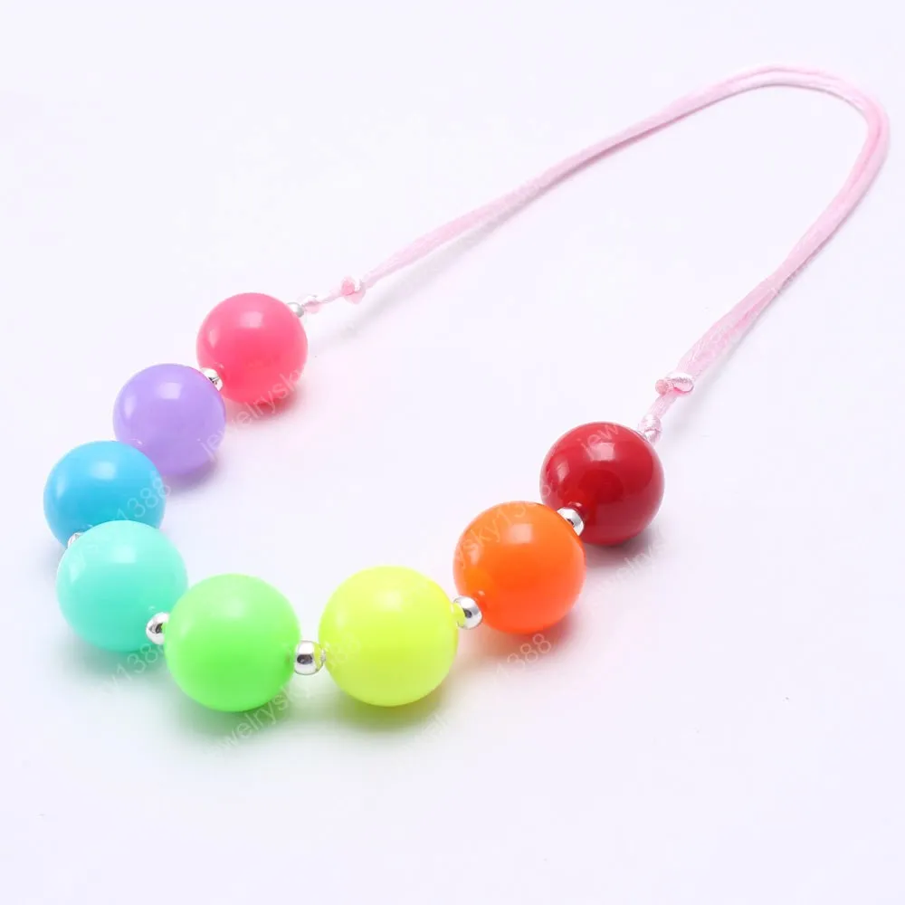 ファッションビーズDIYジュエリーキッズアクリルBubblegum Rainbowネックレスの調節可能なロープネックレス子供女の子のアクセサリー