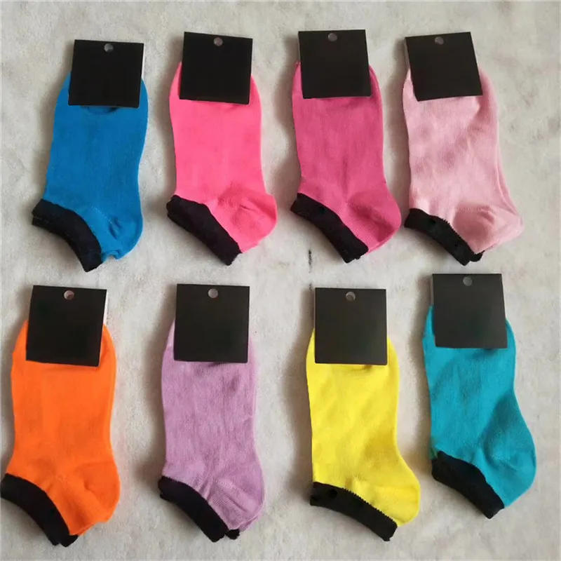 Novas etiquetas cor-de-rosa cores pretas de algodão meias de tornozelo esportes curtos peúdos meninas mulheres algodão esportes meias papelão