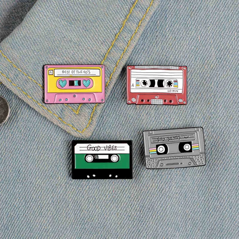 Classic Videotape enamel pin brooches for women Recording memories soft badge Vintage maiden Lapel pin Clothes bag jewelry 90s gifts