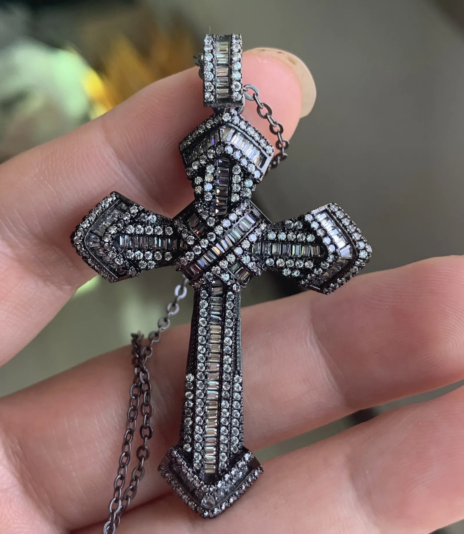 Hip Hop Retro Cross Hänge Mode Smycken 925 SilverSvart Guld Fyll Lucky Kvinnor Bröllop 5A Vit Klar CZ Diamantkedja Halsband Present