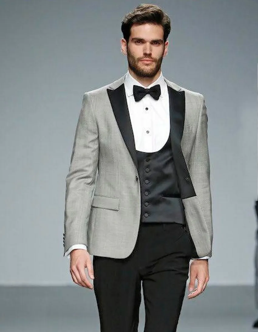 Fashion Light Grey Groom Tuxedos Peak Lapel Groomsmen Mens Bröllopsklänning Utmärkt Man Jacka Blazer 3 Piece Suit (Jacka + Byxor + Vest + Tie) 198