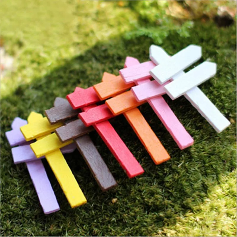 XBJ013 Mini 10 pcs Wood Crafts Signpost Garden Ornament Resin Crafts Decor Terrarium Figurines Micro Landscape