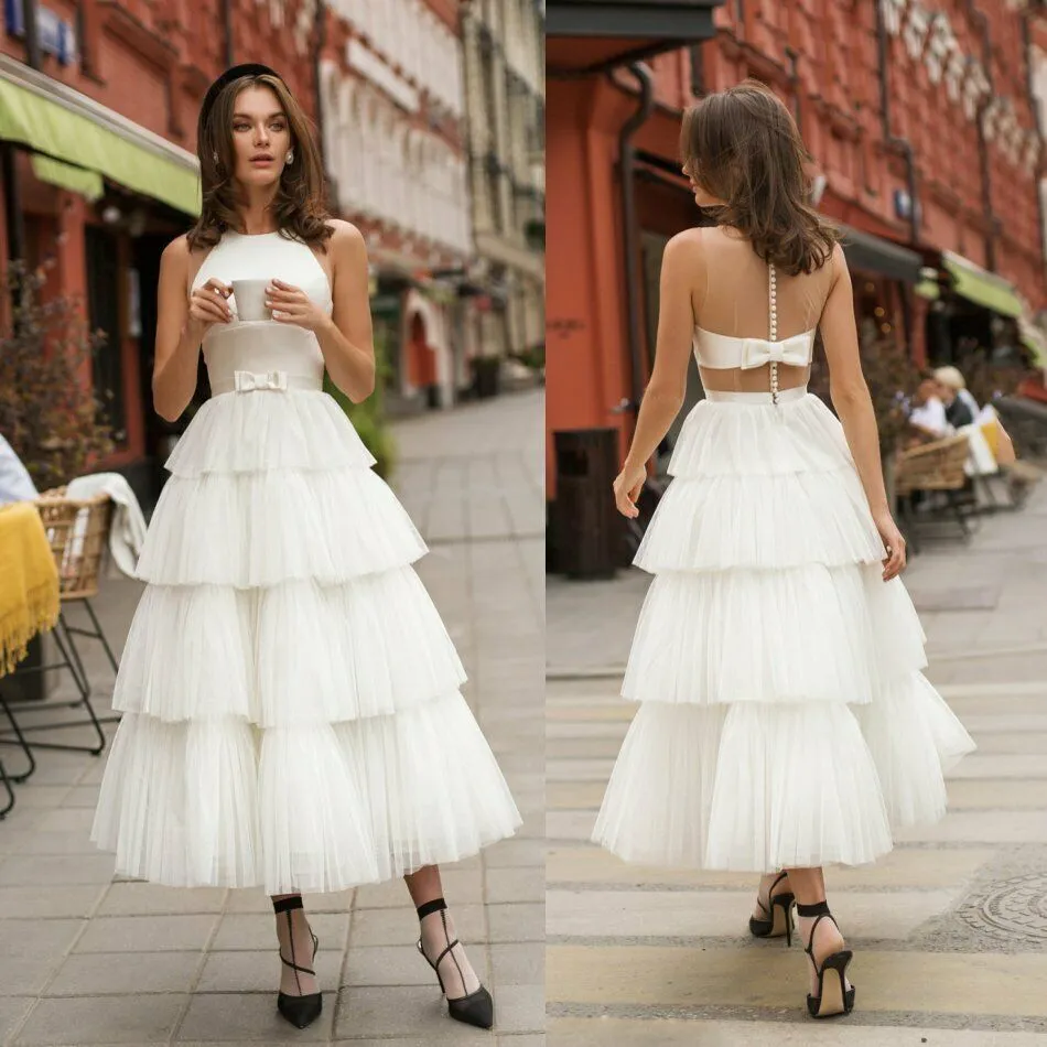 Seksowne Krótkie Suknie Ślubne Plaża High Collar Wielopięciowe Ruffles Sukienka ślubna Illusion Backless Sweep Pociąg Suknie Ślubne Szaty De Mariée