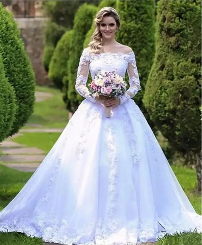 2018 Ny mode Land Lace Bröllopsklänningar Långärmade plusstorlek Applique V Neck Court Tåg Bröllopsklänning Bröllopklänningar Vestido de Novia