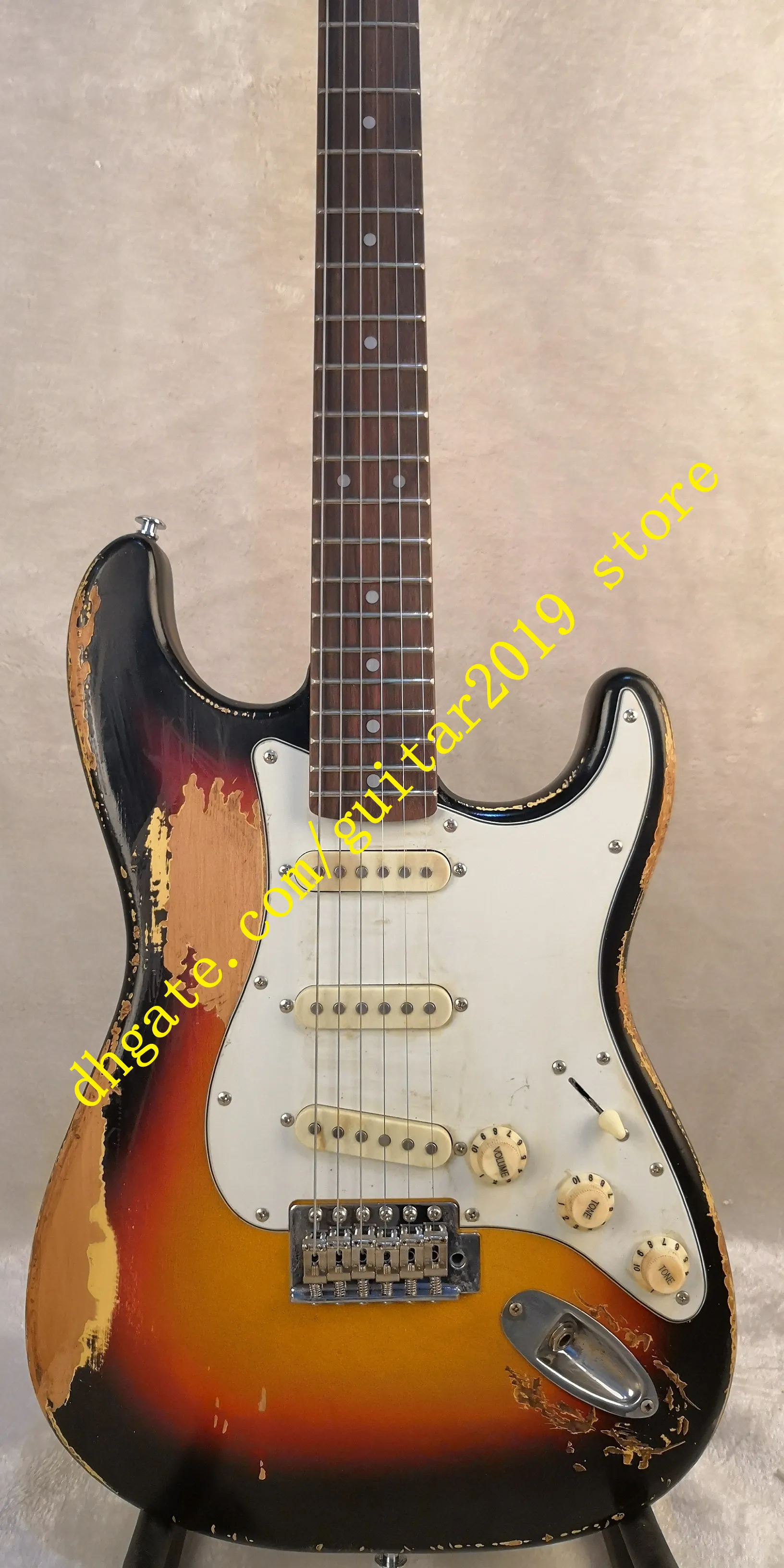 Serie Deluxe Frusante 1962 Sunburst Sunburst Guitarra eléctrica de reliquia pesada en stock