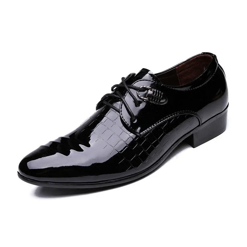 Wedding Shoes Patent Leather Uomini Erkek Ayakkabı Oxford scarpe Per Uomo Designer versione Mens Scarpe a punta Abito scarpe