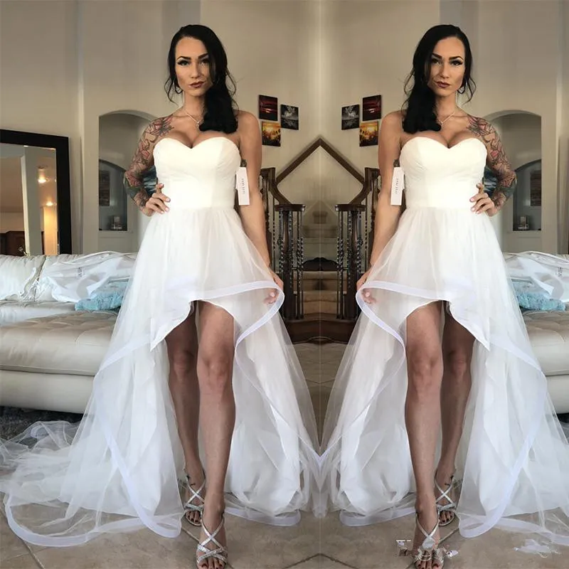 Modesta blanca Alto Bajo playa vestidos de novia 2019 sweetheart país faldas de tul largo delantero corto barato un vestido de novia moderna línea de la espalda