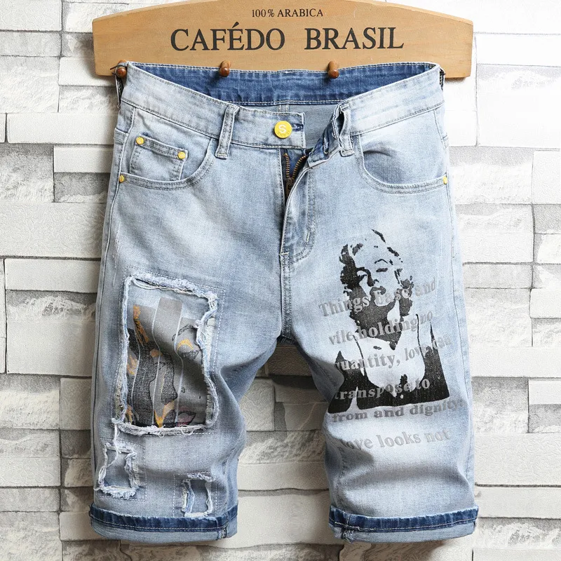 2020 Summer New Light Blue Denim Shorts Non-mainstream Men's Straight Loose Large Size Five-point Hole Patch Shorts Letter Print Pants