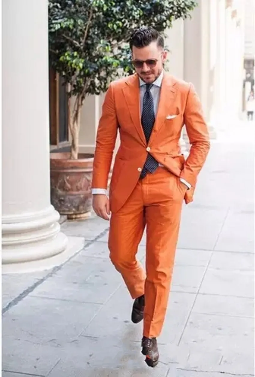 Orange Men Bröllop Tuxedos Notch Lapel Slim Fit Groom Tuxedos Populära Män Blazer 2 Piece Suit Prom / Dinner Jacket (Jacka + Byxor + Tie) 2619