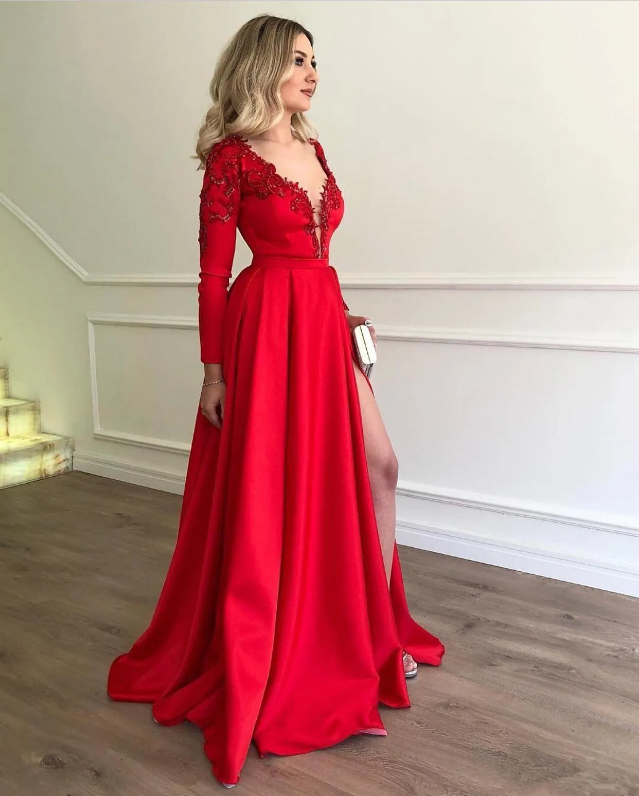 Vestidos De Fiesta Rojos De Manga Larga 2019 Cuello En V Profundo Apliques Sexy Fiesta Con Abalorios Y Abertura Formal De 137,31 € | DHgate