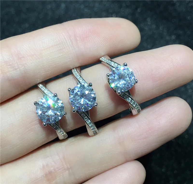 Hurtowy kolor moissanite Diamond Classic Pierścionek dla kobiet Prawdziwe 925 Sterling Silver Charm Biżuteria Ślubna