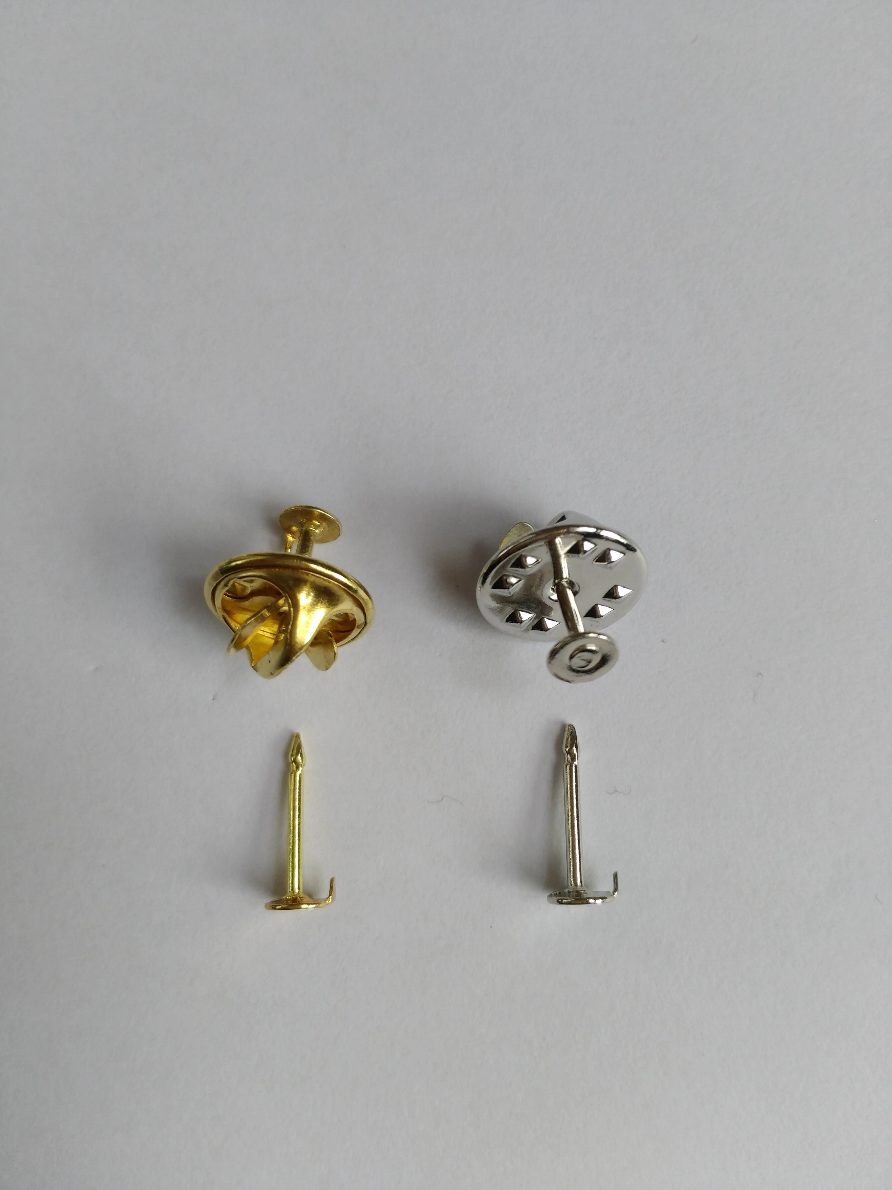 Nails de 12mm Post Fermoir Gold Silver Laiton Cravate Tacks Tacs Papillon Pinches à l'embrayage pour les conclusions de bijoux Broches Rideau