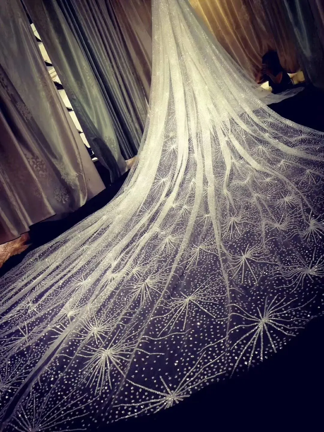 2019 Sparkly Bling Bling Bridal Veil Cathedral Train 3 meter Luxury Shiny Wedding Party Bridal Vit White Champagne228p
