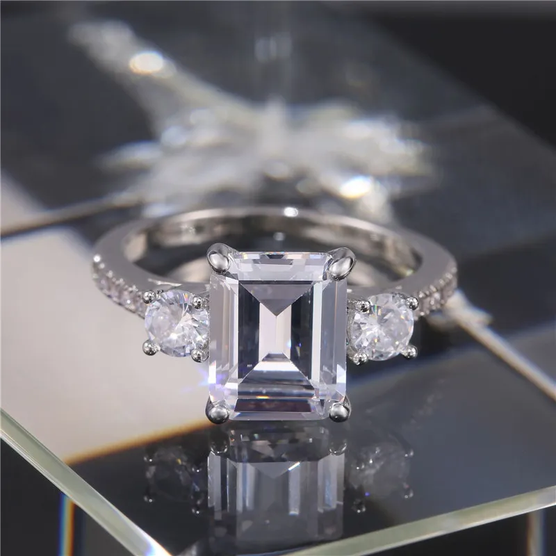 Emerald Cut 4CT Lab Diamond Ring 100 original 925 STERLING SIGHER SIGAGNE BAGLE BANDES POUR LES JIEDRES DE FEUX FEMMES1347805