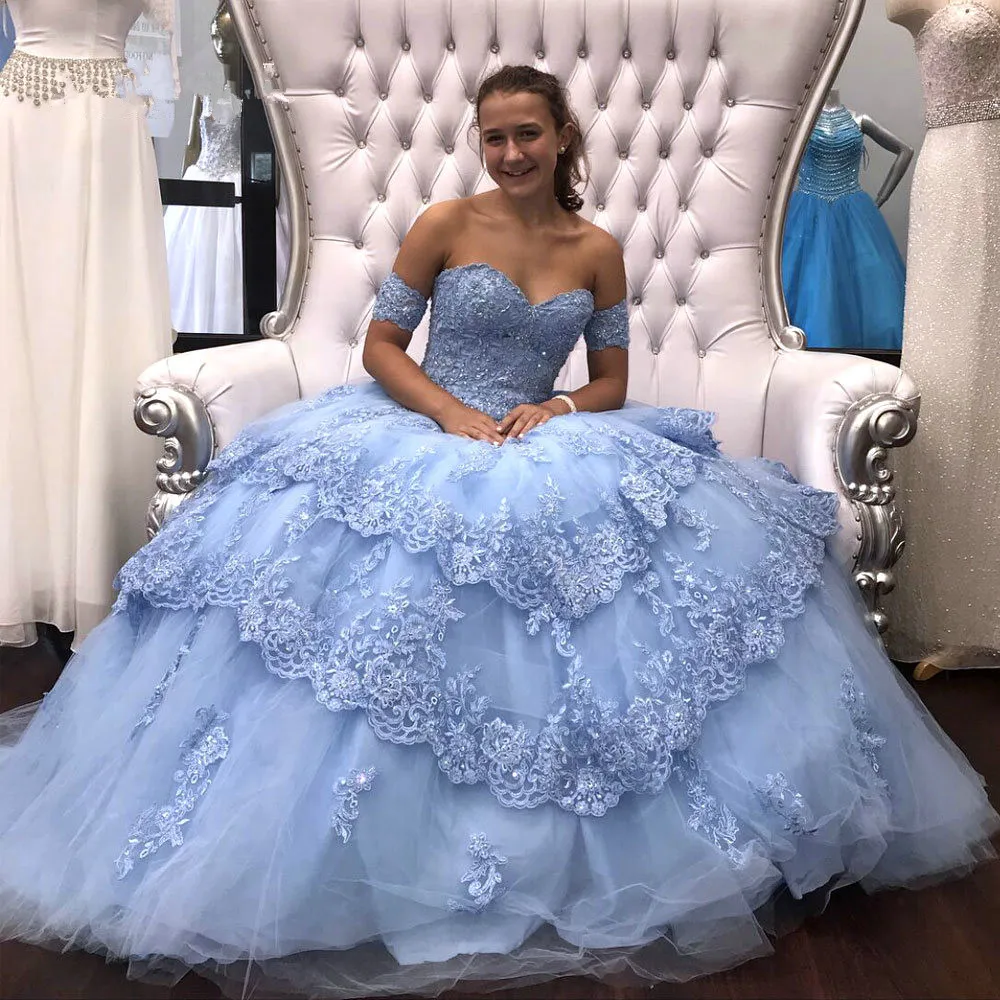 Hübsches Spitzen-Ballkleid-Quinceanera-Kleid mit herzförmigem Ausschnitt und Perlen, Sweet-16-Kleid, Tüll, Sweep-Zug, Korsett, abgestufte Maskerade-Kleider