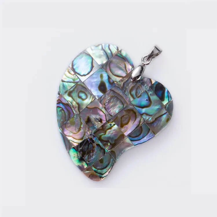 格子縞のモザイクのPaua Shells Heart Abalone ShellペンダントDIY女性の女の子ギフトジュエリーを作る5個