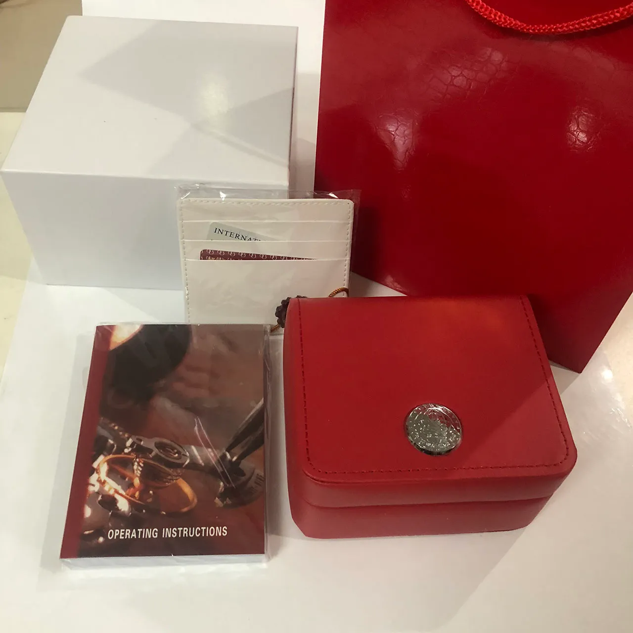 nuovo quadrato rosso per Watch box watch booklet card tags and papers in english watch Box Scatola originale per orologio da polso da uomo interno esterno