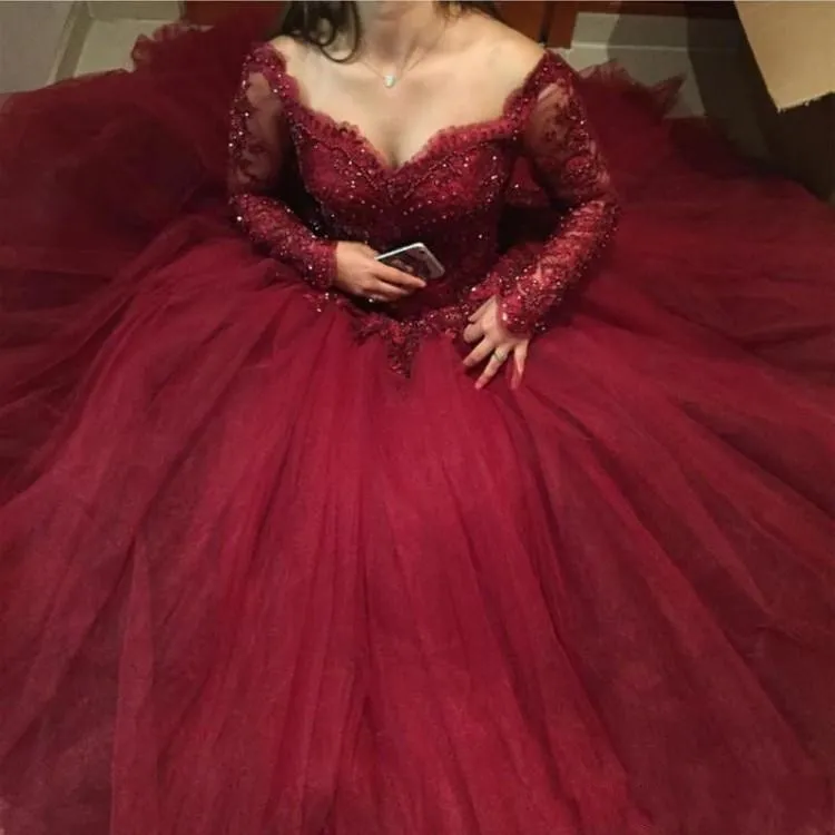 2022 Sexy Bourgondië Baljurk Quinceanera Jurken Off Shoulder Lange Mouwen Kant Applicaties Beaded 16 Puffy Tulle Plus Size Prom Avondjurken